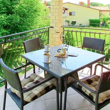 Vakantiehuis Verbanac By Interhome *