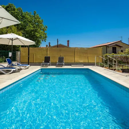 Vakantiehuis Verbanac By Interhome *