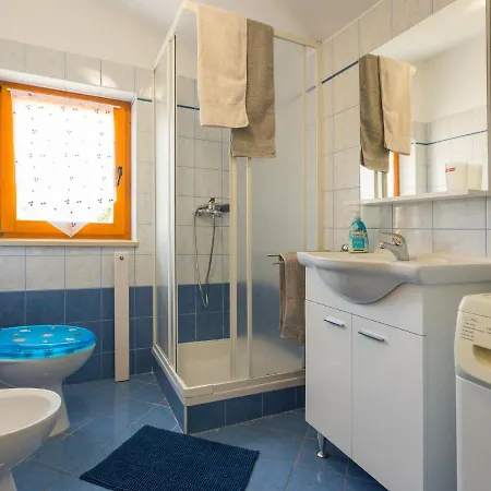 Vakantiehuis Verbanac By Interhome